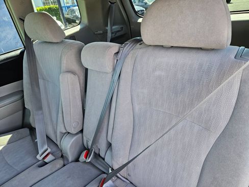 Used 2012 Toyota Highlander 4WD w/ Tow Pkg image 12