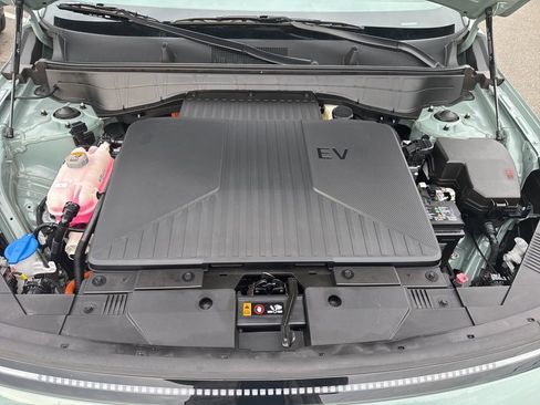 Certified 2025 Hyundai Kona SEL image 18