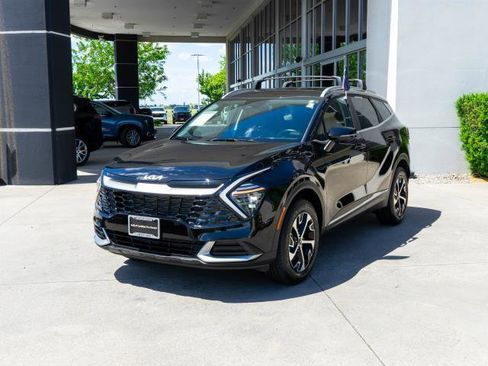 Certified 2024 Kia Sportage EX AWD/4WD image 3