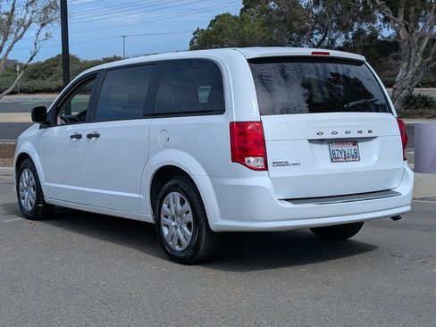 Used 2019 Dodge Grand Caravan SE FWD image 12
