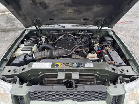 Used 2002 Ford Explorer Sport Trac Value 4dr 4WD Crew Cab SB image 11