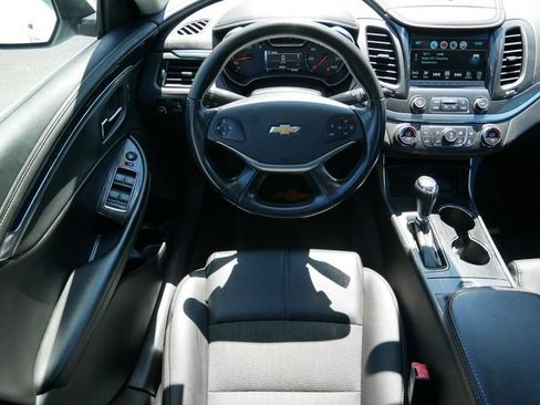 Used 2019 Chevrolet Impala LT FWD image 12