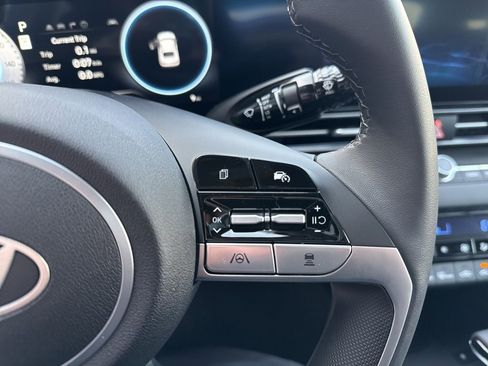 New 2026 Hyundai Elantra Limited image 32