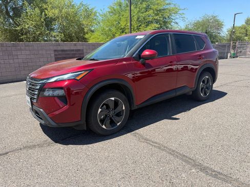 Used 2025 Nissan Rogue SV FWD image 1