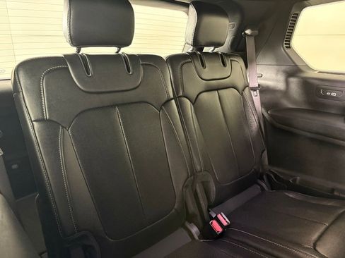 Used 2024 Jeep Grand Cherokee L Limited w/ Luxury Tech Group II AWD/4WD image 18