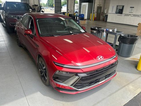 Used 2024 Hyundai Sonata SEL FWD image 1