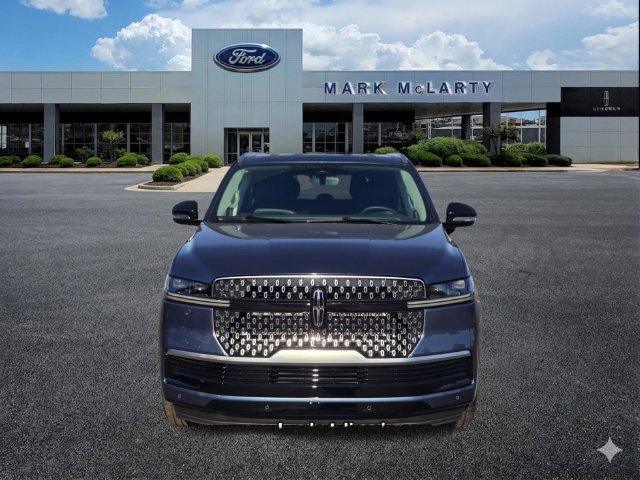 New 2027 Lincoln Navigator Premiere AWD/4WD image 6