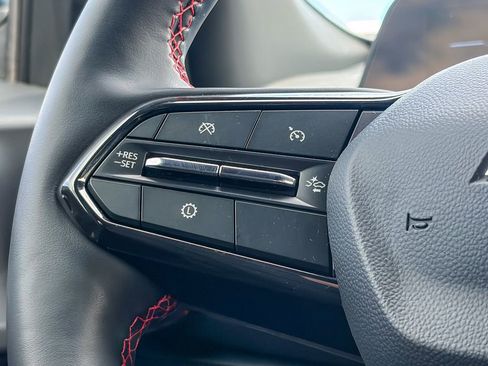 Used 2025 Chevrolet Equinox RS w/ Safety and Technology Package image 22