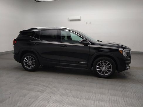 Used 2024 GMC Terrain SLT image 11