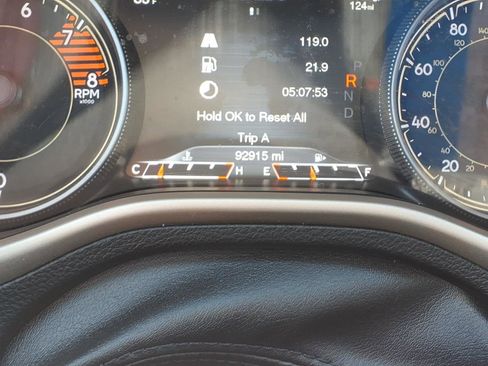 Used 2017 Jeep Cherokee Limited AWD/4WD image 14