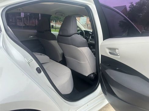 Used 2020 Toyota Corolla LE FWD image 22