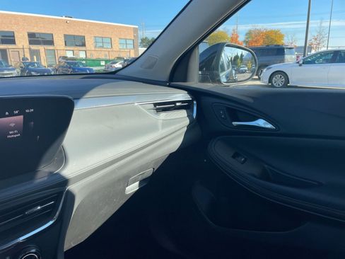 Used 2025 Buick Encore GX Preferred image 34