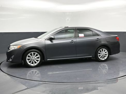 Used 2012 Toyota Camry XLE image 2
