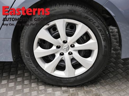 Used 2022 Toyota Corolla LE FWD image 8