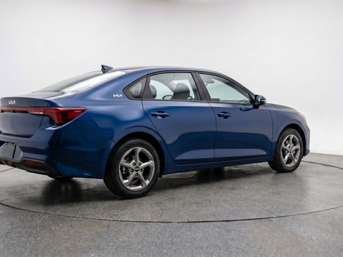 Used 2025 Kia K4 LXS FWD image 9