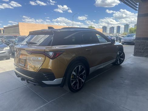 Used 2024 Acura ZDX Type S image 3