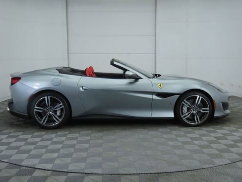 Used 2019 Ferrari Portofino image 4