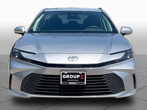 Used 2025 Toyota Camry LE FWD image 4