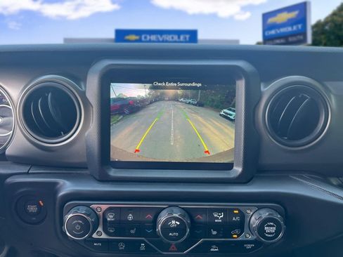Used 2022 Jeep Wrangler Unlimited Sport AWD/4WD image 24
