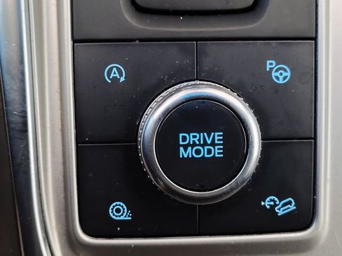 Used 2020 Ford Explorer Platinum w/ Premium Technology Package AWD/4WD image 38