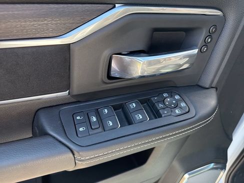 New 2026 RAM 2500 Laramie AWD/4WD image 19