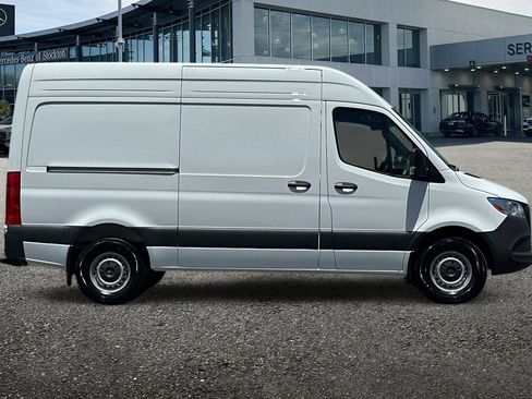 New 2025 Mercedes-Benz Sprinter 2500 image 3