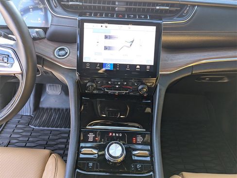 Used 2025 Jeep Grand Cherokee Summit w/ Obsidian Package image 25