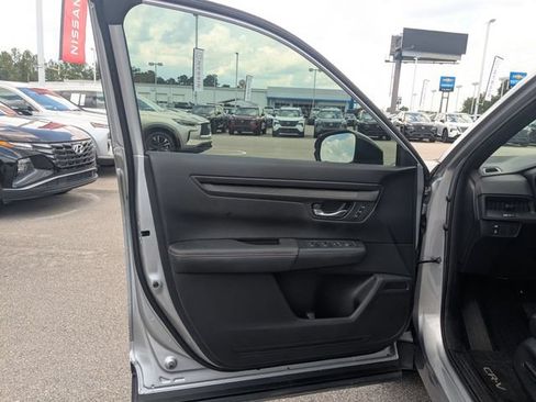 Used 2025 Honda CR-V Sport-L image 11