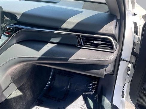 Used 2023 Toyota Camry SE w/ Convenience Package image 16