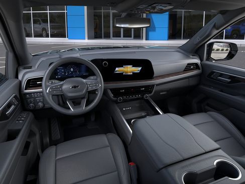 New 2026 Chevrolet Suburban Z71 AWD/4WD image 17