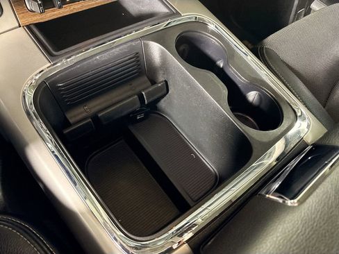 Used 2017 RAM 1500 Laramie w/ Convenience Group image 15