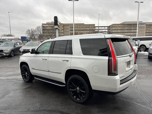 Used 2018 Cadillac Escalade Luxury image 5