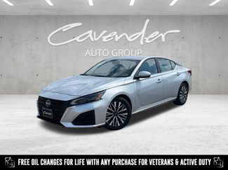Used 2023 Nissan Altima 2.5 SV image 1