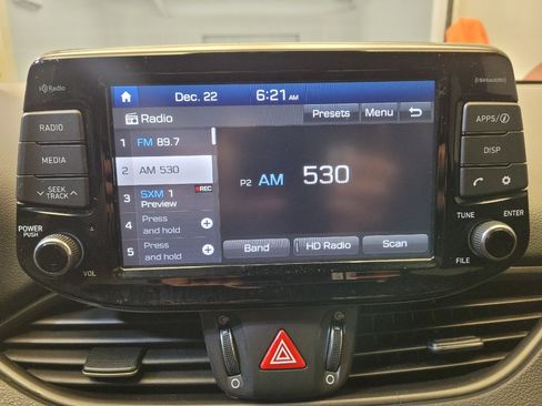 Used 2018 Hyundai Elantra GT Sport FWD image 25