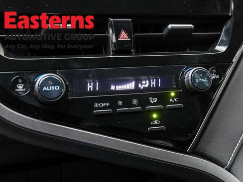 Used 2023 Toyota Camry SE image 19