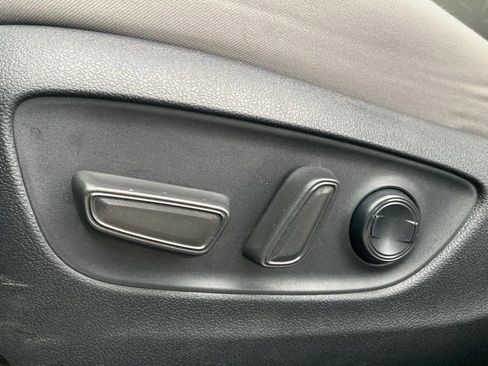 Used 2025 Toyota RAV4 XLE FWD image 13