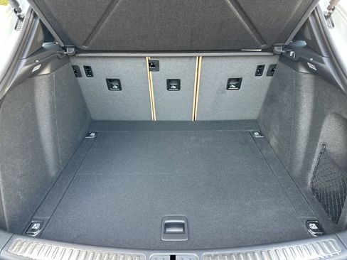 New 2026 Porsche Macan image 16