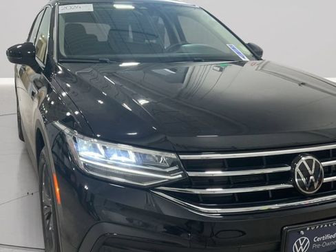 Certified 2024 Volkswagen Tiguan SE AWD/4WD image 39