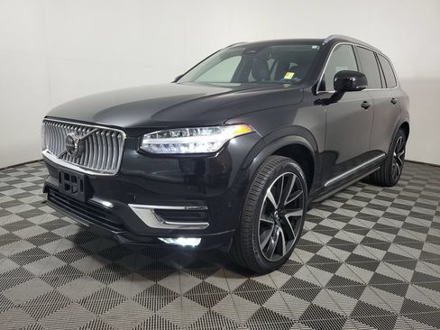 Used 2024 Volvo XC90 B5 Plus AWD/4WD image 4