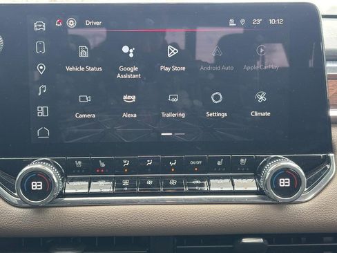 Used 2024 GMC Canyon Denali image 15