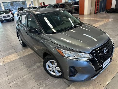 Used 2022 Nissan Kicks S FWD image 9