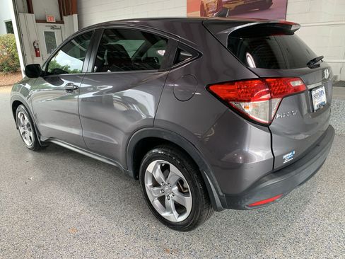 Used 2022 Honda HR-V LX image 6