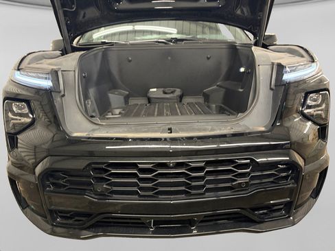 Used 2025 Chevrolet Silverado EV RST AWD/4WD image 22