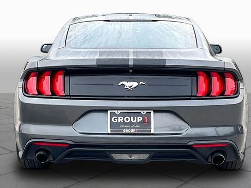 Used 2018 Ford Mustang Coupe RWD image 5