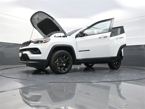 New 2026 Jeep Compass Latitude image 27