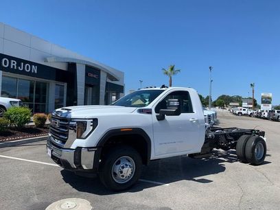 New 2026 GMC Sierra 3500 SLE