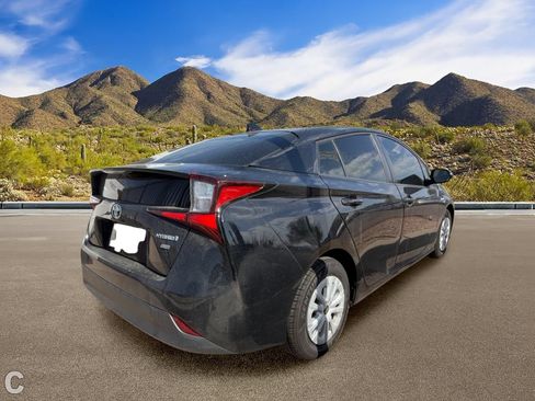 Used 2022 Toyota Prius L Eco FWD image 4