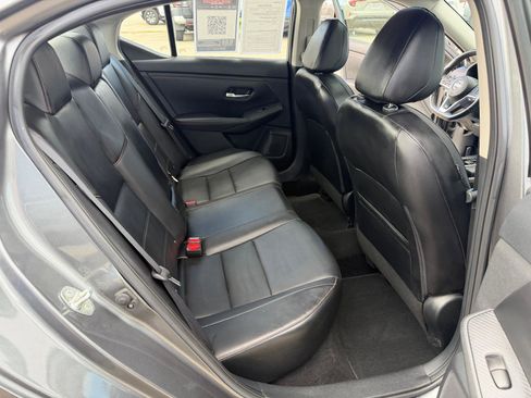 Used 2022 Nissan Sentra SR w/ SR Premium Package image 42