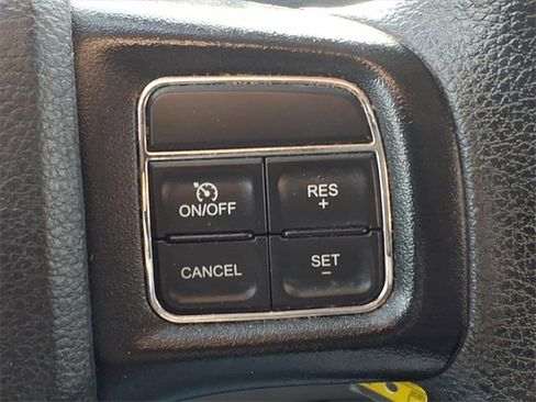 Used 2019 Dodge Grand Caravan SE w/ UConnect Hands-Free Group image 15