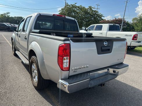Used 2017 Nissan Frontier SV AWD/4WD image 6